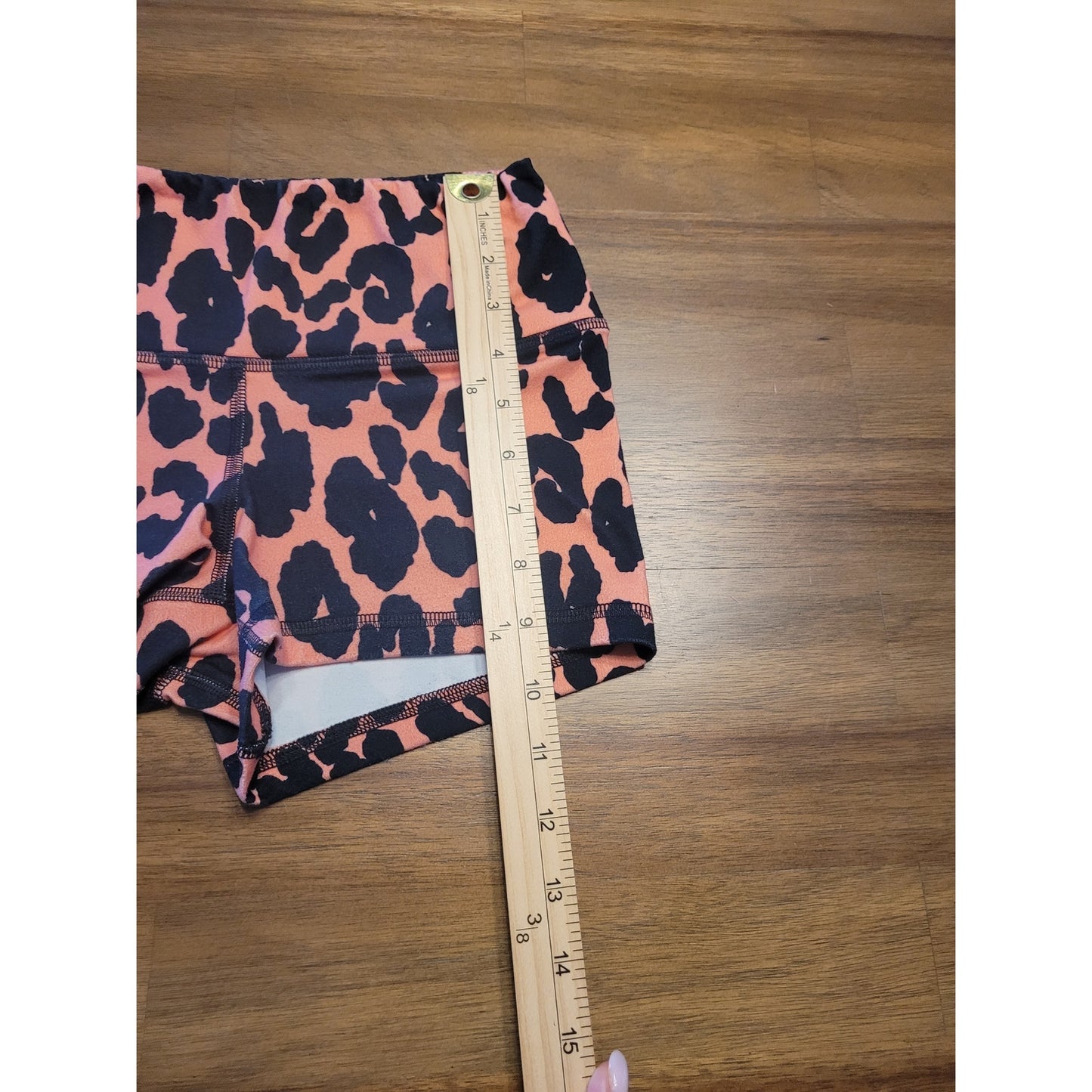 FLEO Power High Rise Shorts, Size XS, Coral Leopard Shorts Activewear